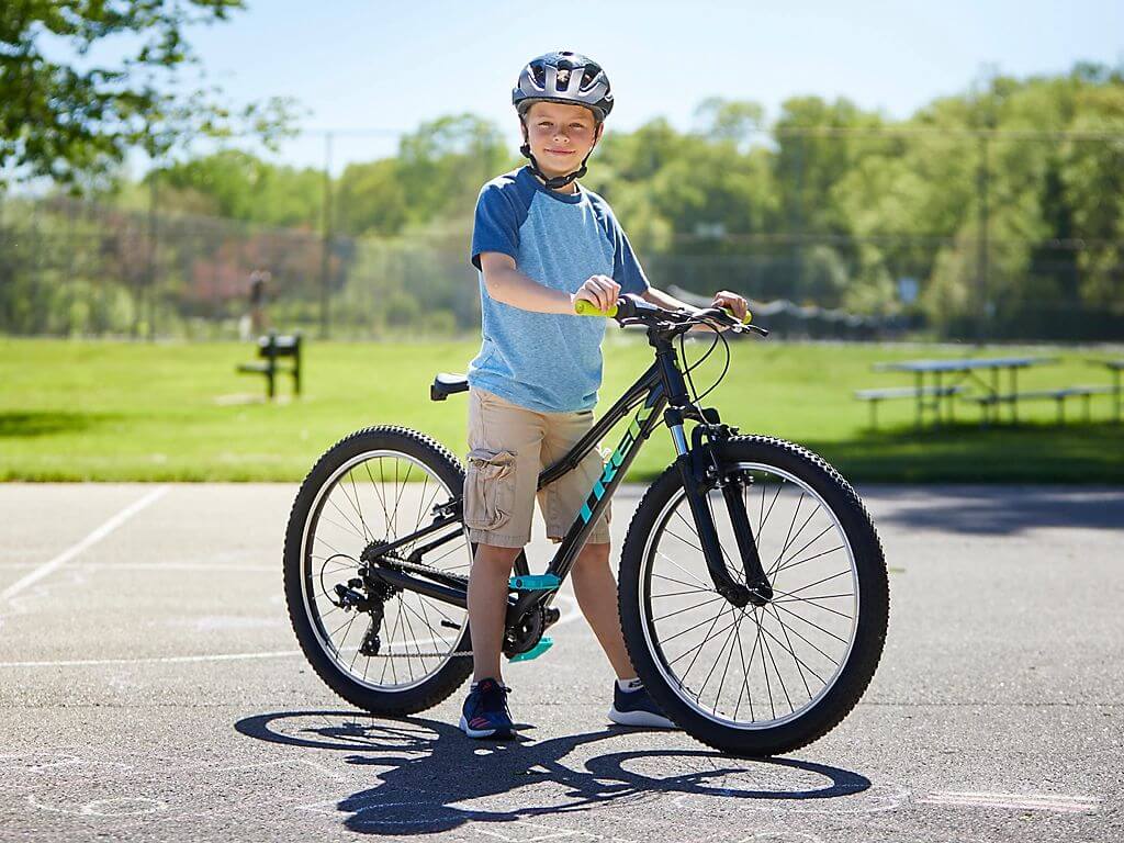 אופניים לילדים - גודל גלגל 24, קסדה לילדים